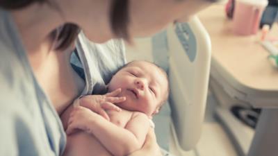 Vertrauliche Geburt: Wie kann ich ein Kind anonym, aber sicher zur Welt bringen? - BERATUNG.DE