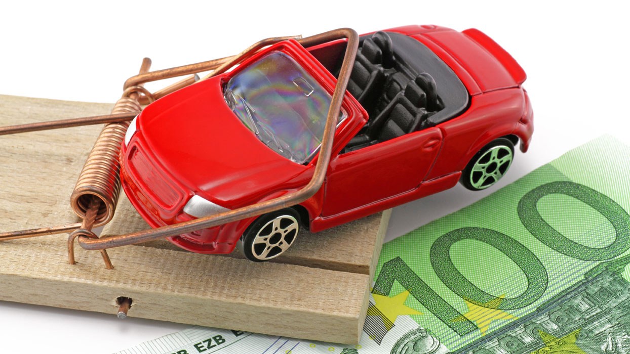 Auto mit Euro in Mausefalle