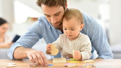 Vaterschaftsurlaub: Definition, Sonderurlaub, Elternzeit - BERATUNG.DE